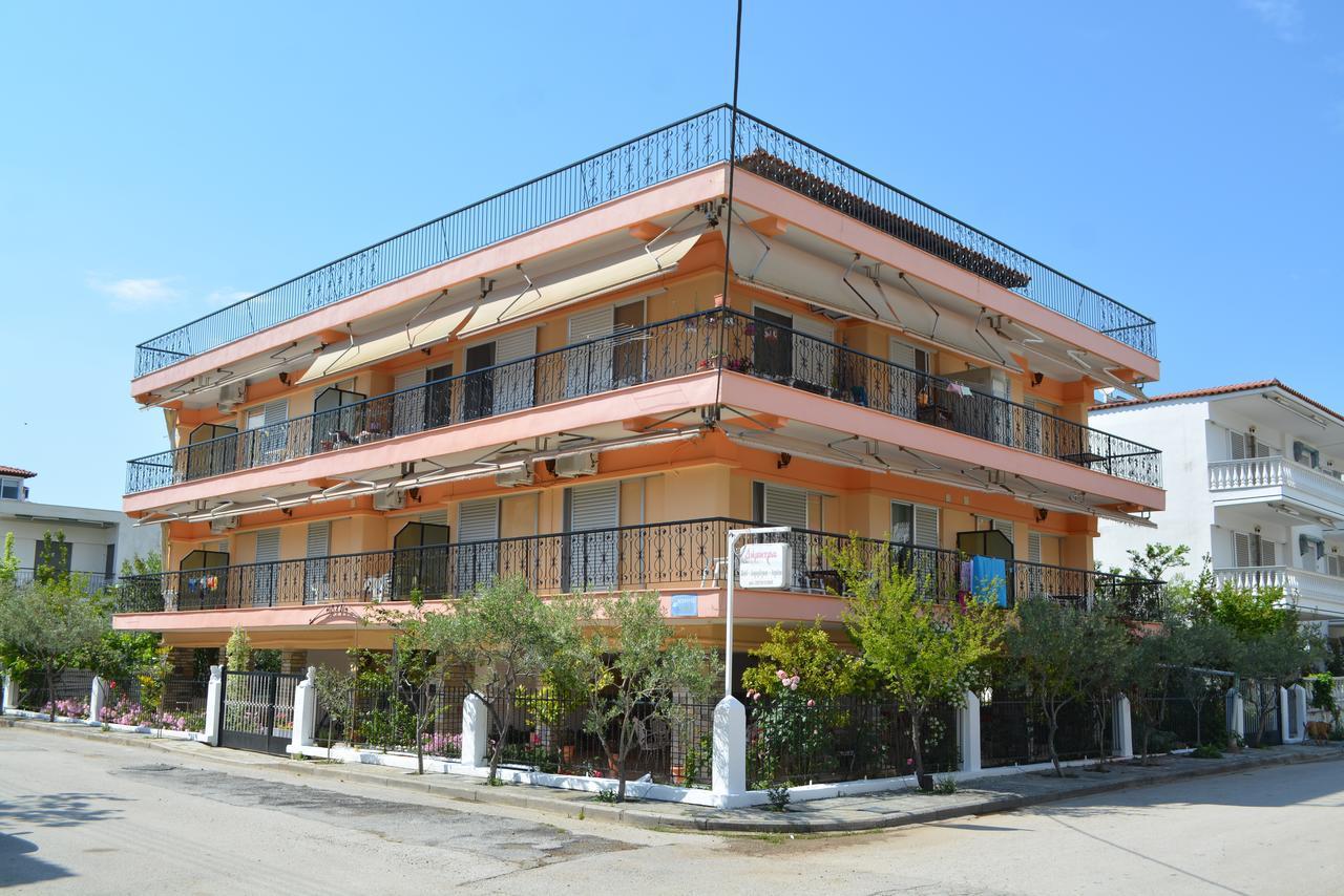 Apartments Dimitra Paralia Dionisiou Eksteriør billede