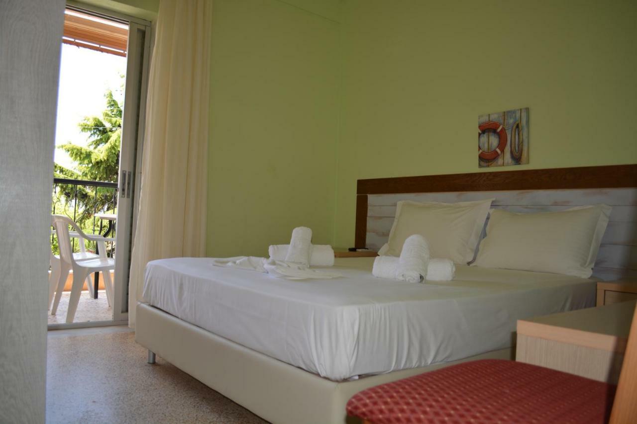 Apartments Dimitra Paralia Dionisiou Eksteriør billede